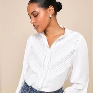 Chic White Embroidered Blouse